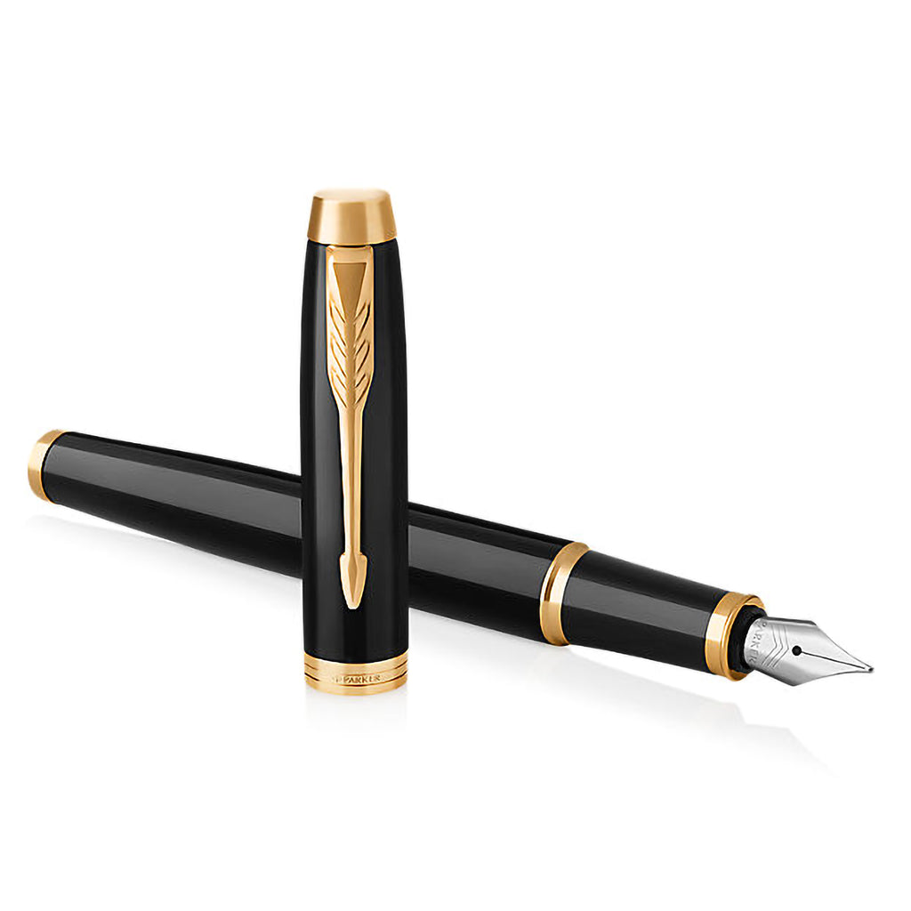 Parker IM Vibrant Rings Vulpen | Satijn zwarte lak met marineblauwe accenten | Fijne punt met blauwe inkt navulling | Geschenkdoos