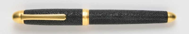 Nakaya Geitenkrimpleer verpakte pen (zwart en mat goud)