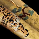 Platinum Century Kanazawa Matsu Tora Vulpen  close