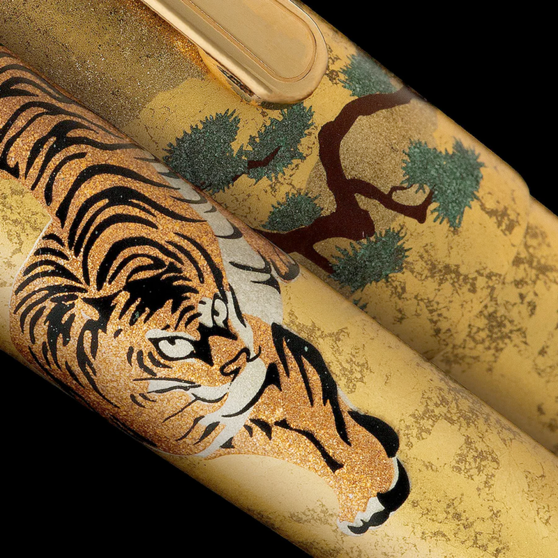 Platinum Century Kanazawa Matsu Tora Vulpen  close